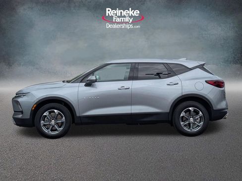 Used 2025 Chevrolet Blazer LT AWD/4WD image 9