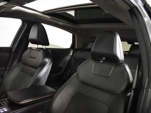 Certified 2024 Nissan Ariya AWD image 10