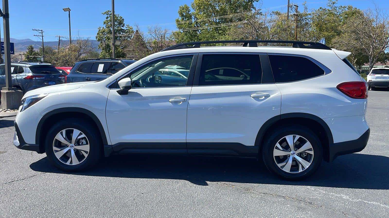 Certified 2025 Subaru Ascent Premium w/ Premium Package AWD/4WD image 9