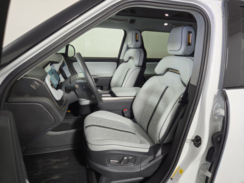 Used 2024 Rivian R1S Adventure AWD/4WD image 20