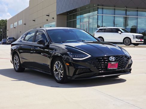 Used 2023 Hyundai Sonata SEL FWD image 3