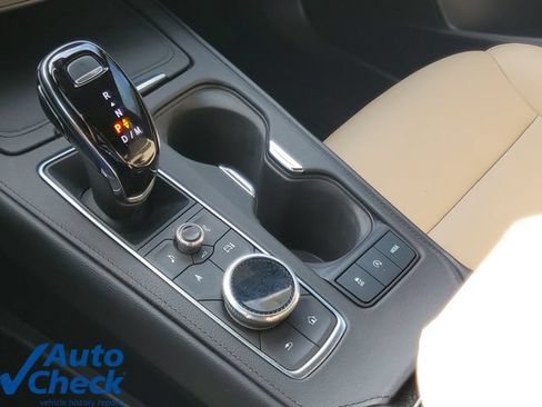 Certified 2024 Cadillac XT4 Luxury FWD image 29