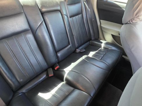 Used 2005 Chrysler 300 RWD image 11
