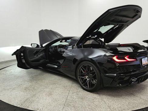 Used 2024 Chevrolet Corvette Z06 w/ Stealth Interior Trim Package RWD image 10