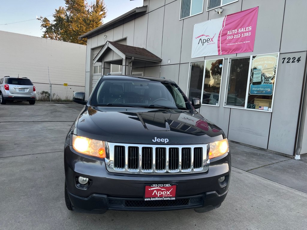 Used 2011 Jeep Grand Cherokee Laredo AWD/4WD image 2