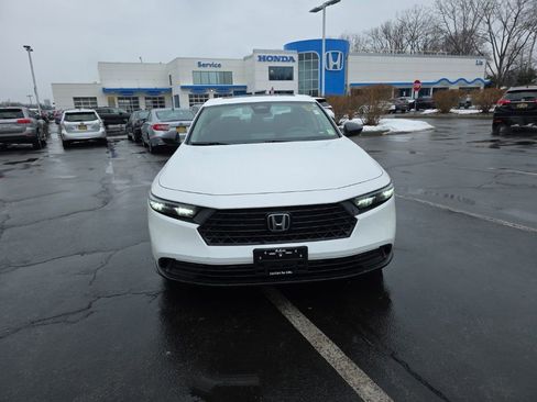 Used 2025 Honda Accord SE image 2