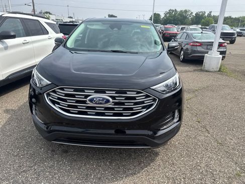 Used 2024 Ford Edge Titanium AWD/4WD image 4