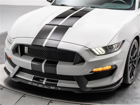 Used 2017 Ford Mustang Shelby GT350 image 9