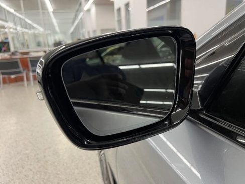 Used 2018 BMW 530i xDrive AWD/4WD image 40