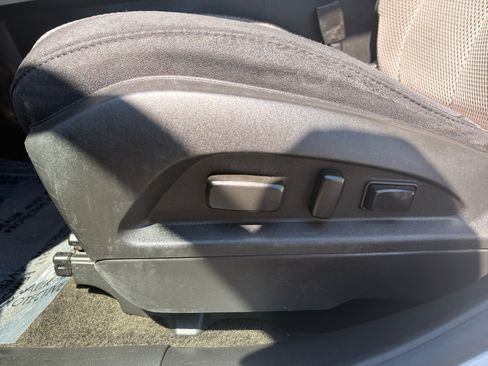 Used 2011 Chevrolet Equinox LT w/ Driver Convenience Package AWD/4WD image 13