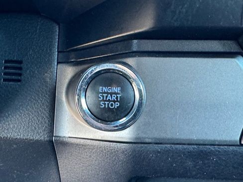 Used 2020 Toyota Tacoma TRD Off-Road image 32