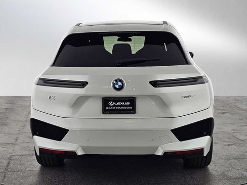 Used 2024 BMW iX xDrive50 w/ Sport Package AWD/4WD image 4
