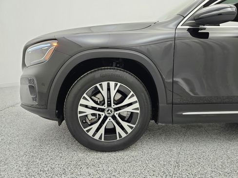 Used 2024 Mercedes-Benz GLB 250 image 24