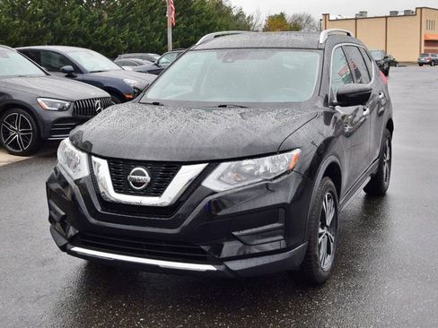 Used 2020 Nissan Rogue SV w/ Premium Package image 1