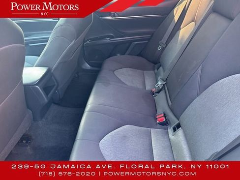 Used 2019 Toyota Camry L image 13