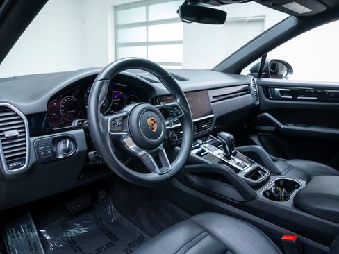 Used 2022 Porsche Cayenne Coupe AWD/4WD image 22