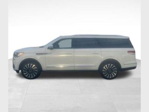 Used 2022 Lincoln Navigator L Black Label image 1