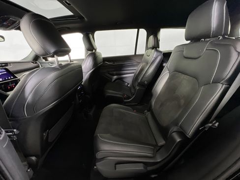 Used 2023 Jeep Grand Cherokee L Altitude image 24