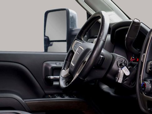 Used 2019 GMC Sierra 2500 Denali image 35