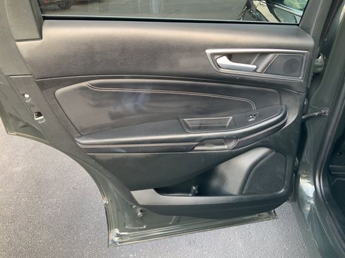 Used 2024 Ford Edge Titanium AWD/4WD image 17