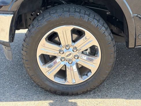 Used 2020 Ford F150 Lariat w/ Equipment Group 502A Luxury AWD/4WD image 17