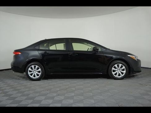 Used 2024 Toyota Corolla LE image 30