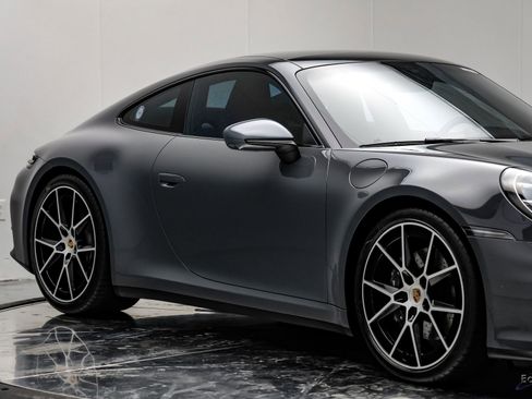 Used 2025 Porsche 911 Carrera T RWD image 24