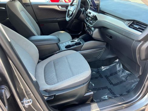 Used 2020 Ford Escape SE image 14