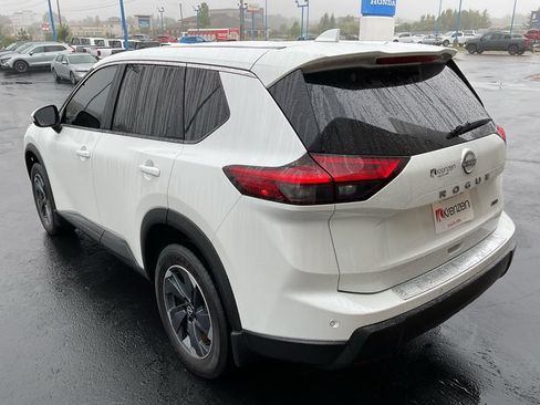 Used 2026 Nissan Rogue SV AWD/4WD image 7