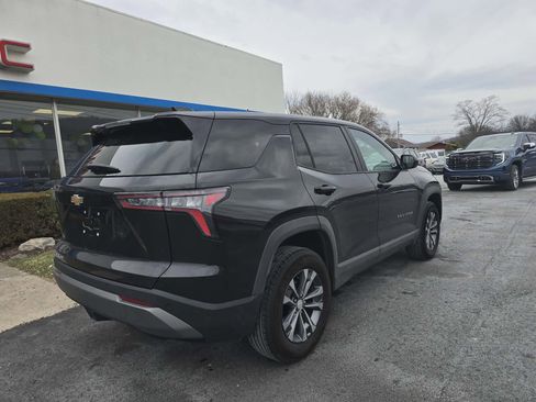 Used 2025 Chevrolet Equinox LT image 3