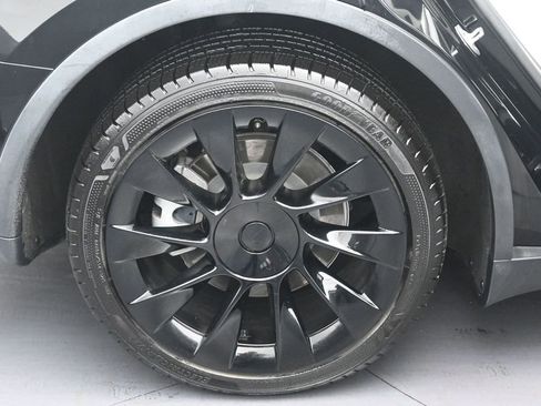 Used 2022 Tesla Model Y Long Range AWD/4WD image 37