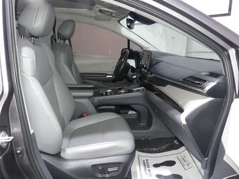 Used 2023 Toyota Sienna XLE w/ XLE Plus Package image 22