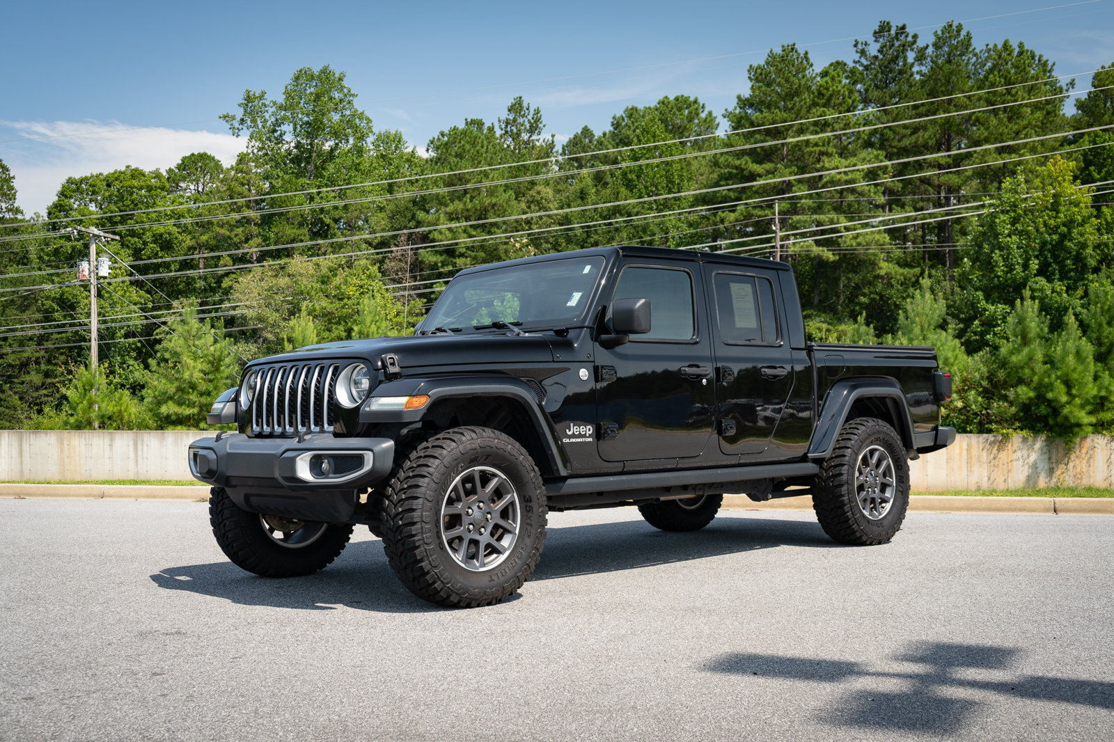 Used 2020 Jeep Gladiator Overland AWD/4WD image 3