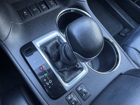 Used 2014 Toyota Highlander XLE image 29