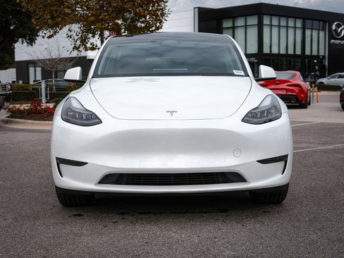 Used 2024 Tesla Model Y Long Range image 5