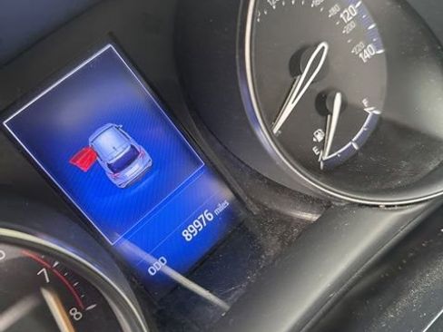 Used 2018 Toyota C-HR XLE FWD image 9