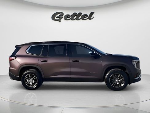 Used 2025 GMC Acadia Elevation image 9