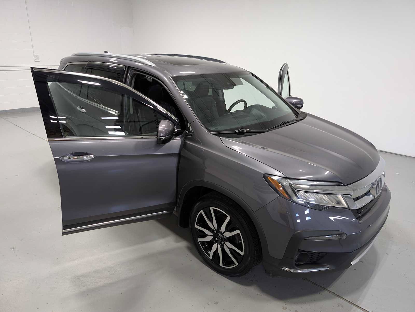 Used 2020 Honda Pilot Touring image 16