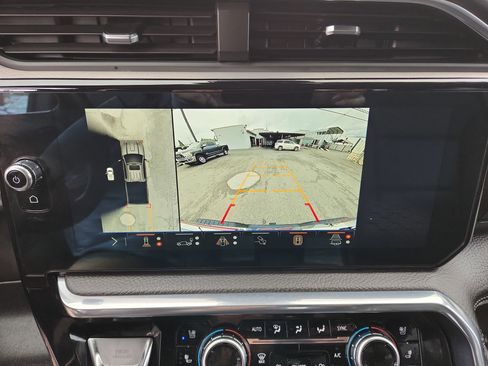 Used 2025 GMC Sierra 2500 Denali w/ Denali Reserve Package AWD/4WD image 24