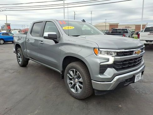 Used 2025 Chevrolet Silverado 1500 LT AWD/4WD image 4