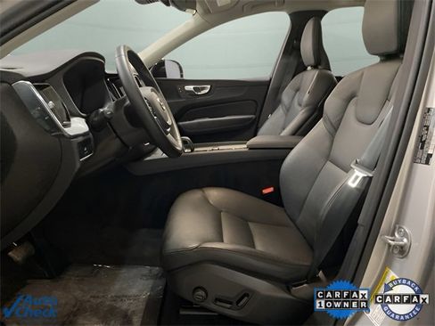 Used 2025 Volvo XC60 B5 Plus image 16
