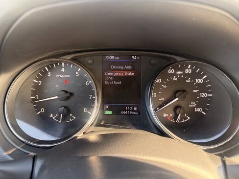 Used 2019 Nissan Rogue SV AWD/4WD image 7