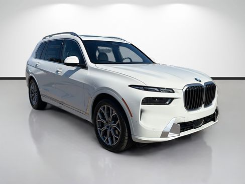 Used 2023 BMW X7 xDrive40i w/ Premium Package image 1