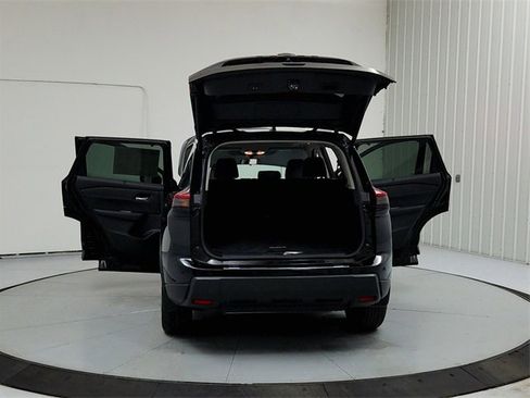 Used 2024 Nissan Rogue SV w/ SV Premium Package image 14