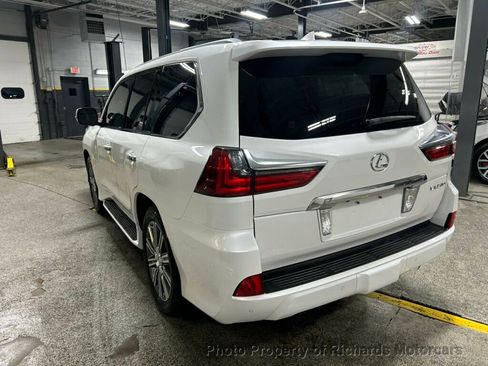 Used 2017 Lexus LX 570 4WD image 5
