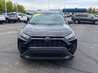 Used 2021 Toyota RAV4 LE FWD video 2