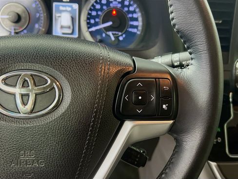 Used 2015 Toyota Sienna XLE Premium image 19