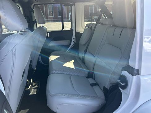 Used 2021 Jeep Wrangler Unlimited Sahara AWD/4WD image 11