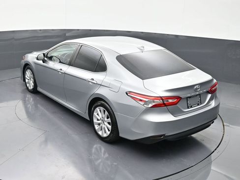 Used 2019 Toyota Camry LE FWD image 14