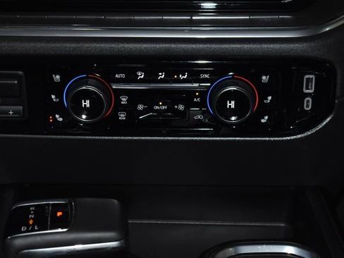 Used 2023 Chevrolet Silverado 1500 High Country w/ Technology Package image 18